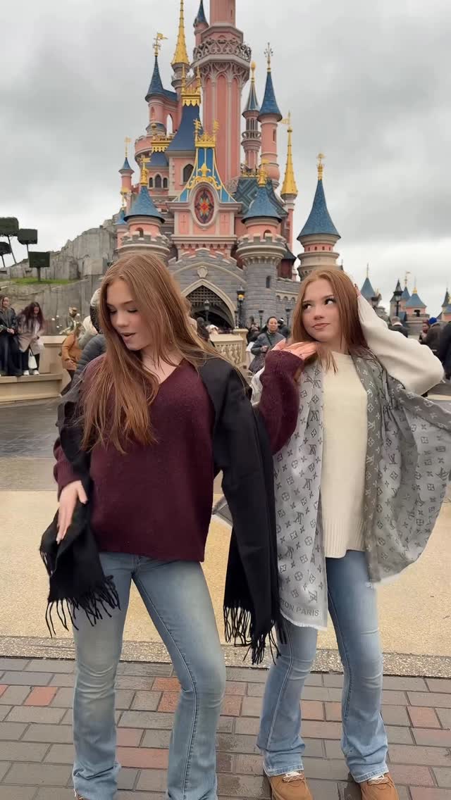 🏰

#twins #fun #trendingreels #beautiful #dance #trend #paris #fypシ 
@disneyplusde