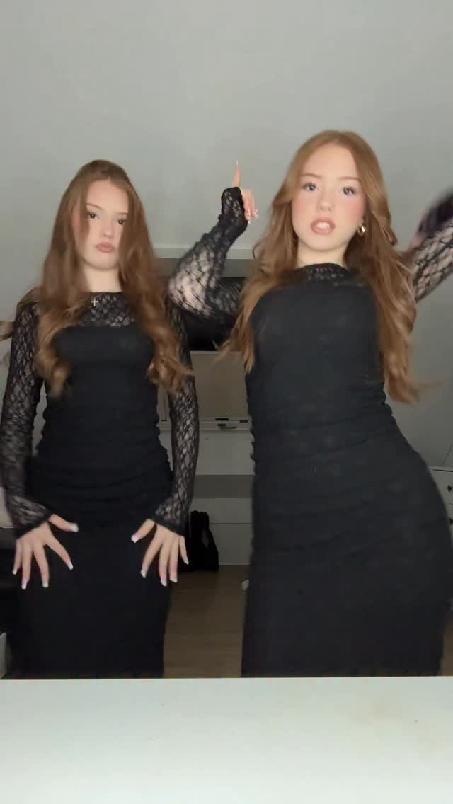 Wir wünschen euch ein frohes Weihnachtsfest ❤️

#twins #trendingreels #fypシ #christmas #dance