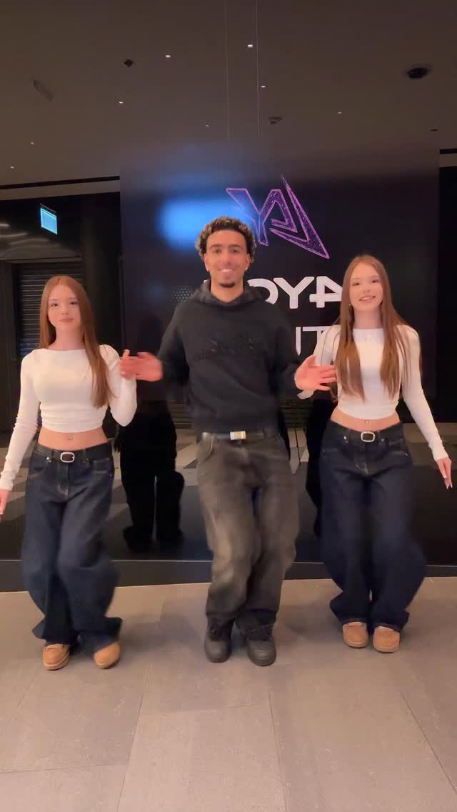 🫶🏻

@elibailar 
#twins #trend #dance #trendingreels #fypシ
