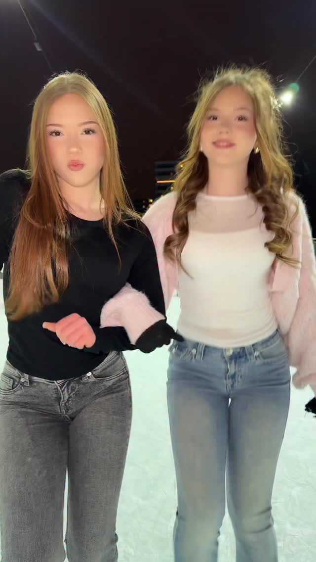 ⛸️⛸️

#twins #trendingreels #fun #fypシ #iceskating