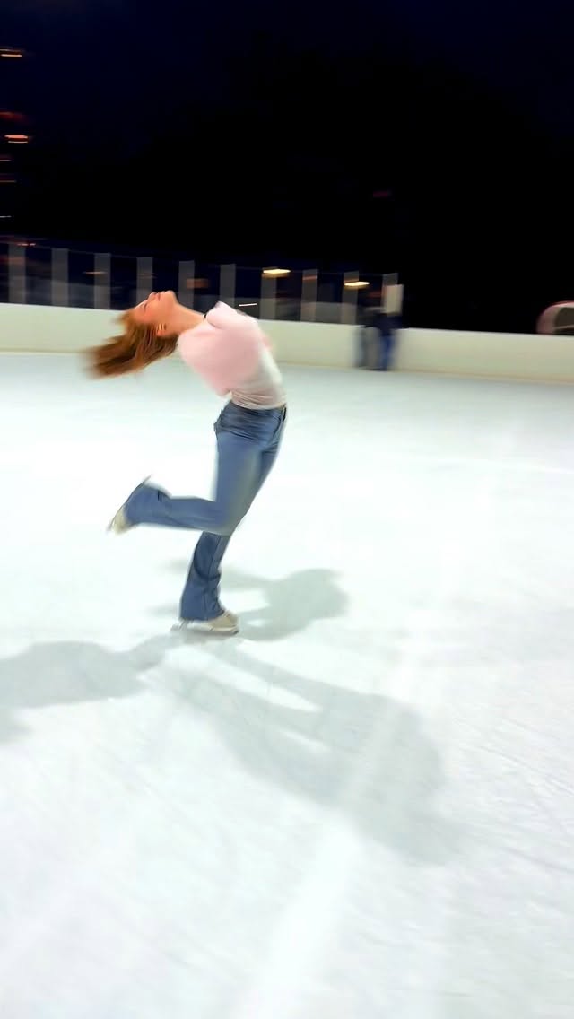 ⛸️⛸️

#twins #iceskater #trendingreels #beautyful #fypシ