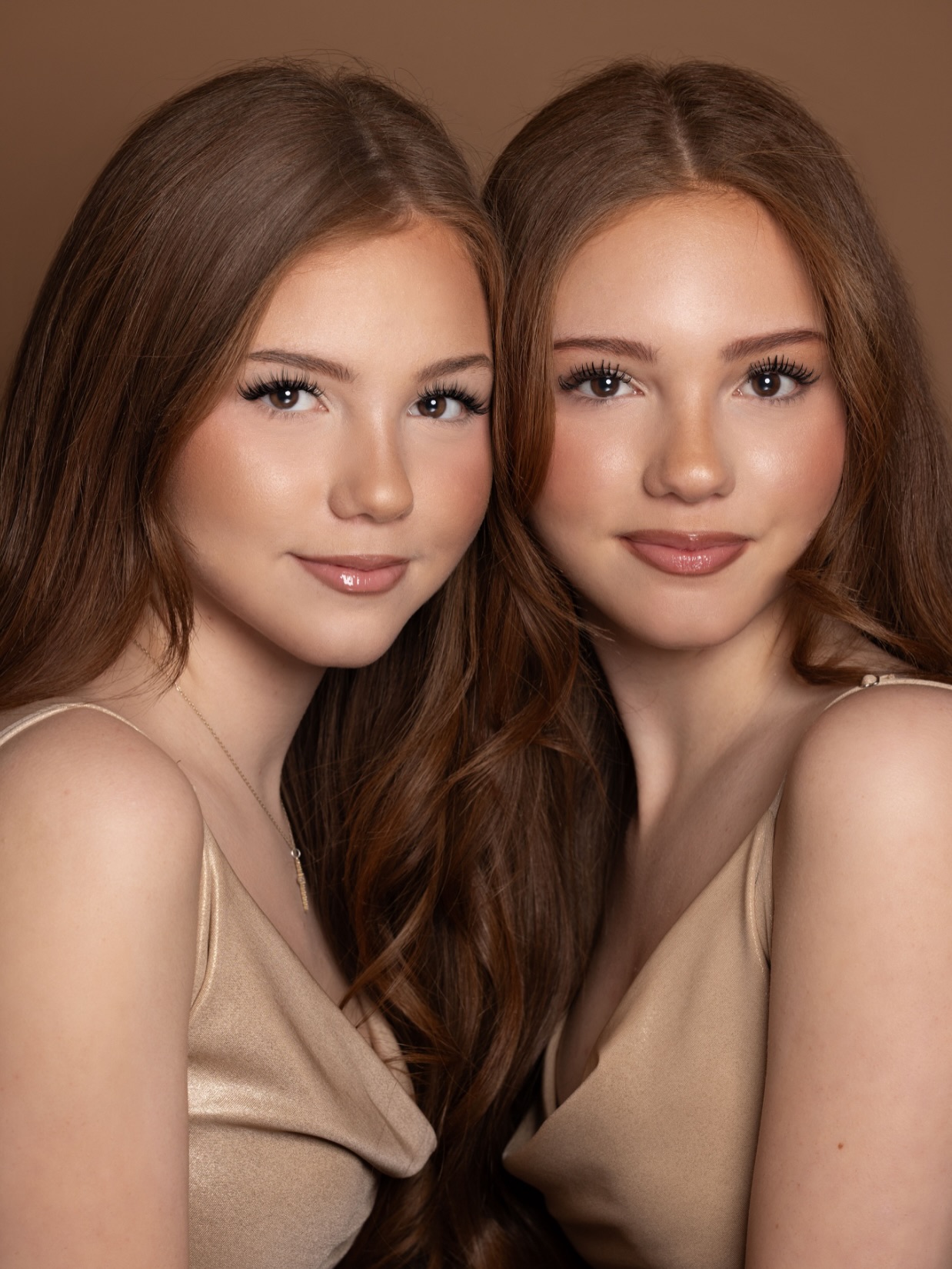 Nur wer seinen eigenen Weg geht, kann von niemandem überholt werden. 🤍

#twins  #photos #picture #be