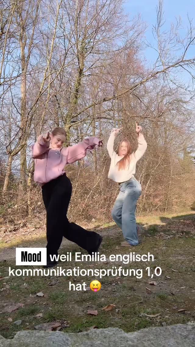 Yeeeh 🥳

#trend #trendingreels #twins #happy #dance