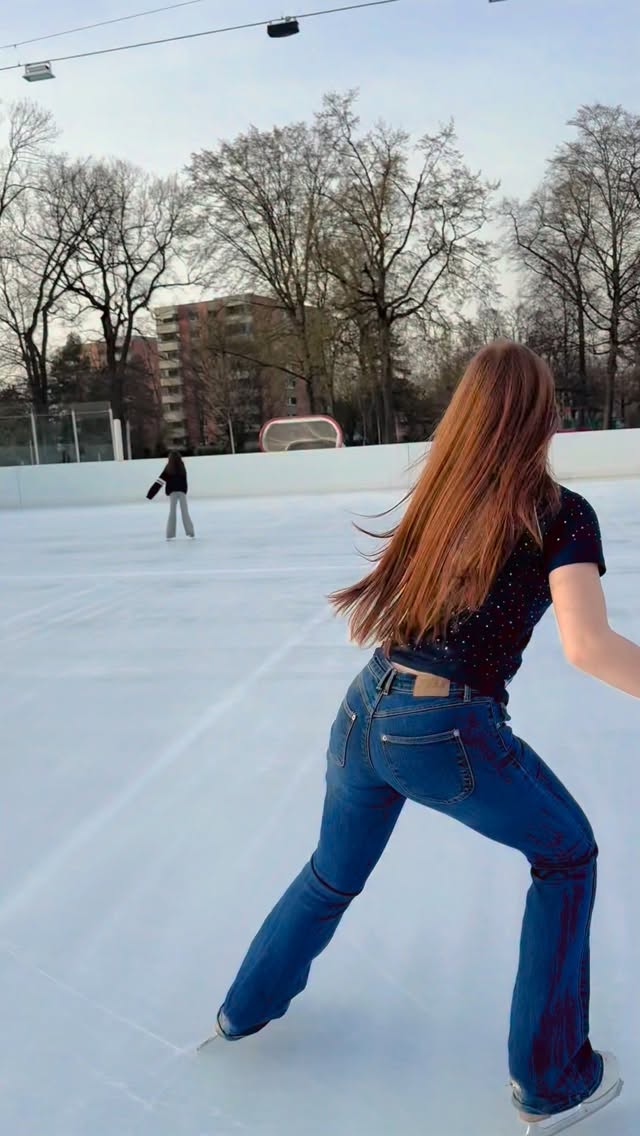 🕷️

#twins #iceskating⛸ #sport #viralreel #trendingreels