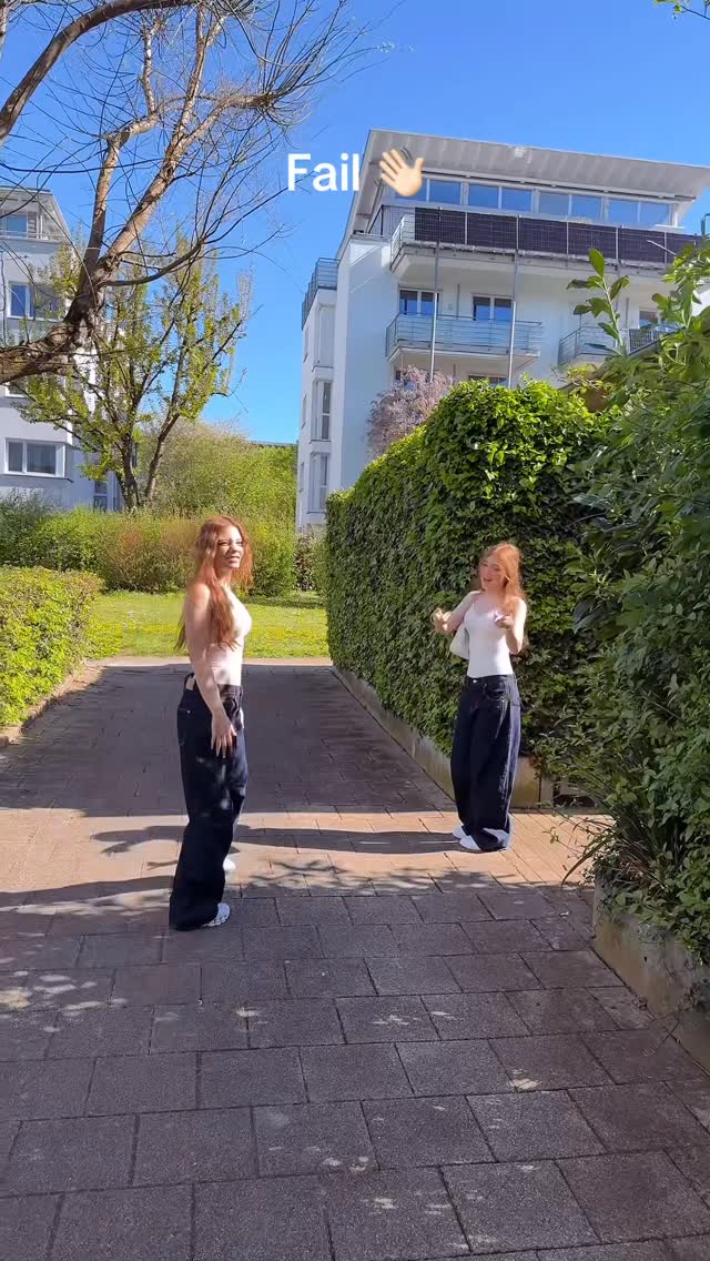 Emilia hat ihren Einsatz verpasst 😅

#fail #twins #trendingreels #fun #beautiful