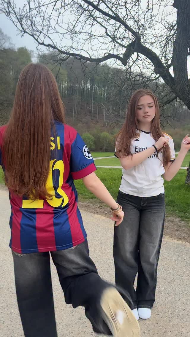 💙❤️oder🤍?

#twins #dance #trendingreels #fussball #fypジ