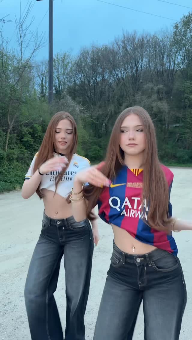 Friday 🥳🥳

#twins #trendingreels #fun #dance #fypシ