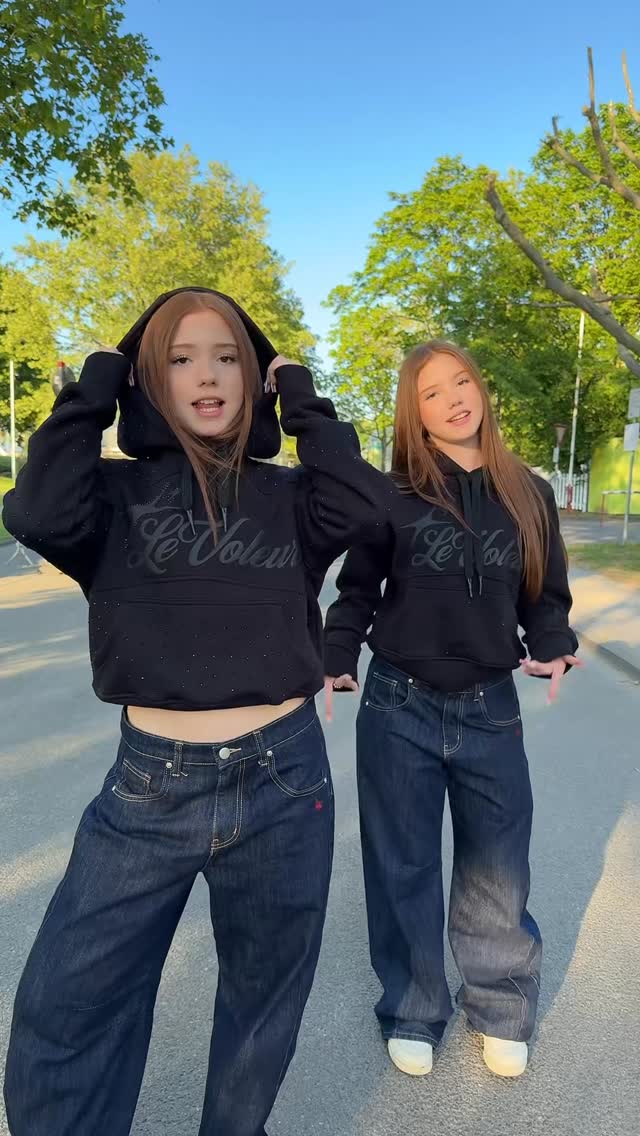 Am 15.05. kommt der ganze Song raus 😍
Benutzt gerne diesen Sound 🫶🏻

#twins #dance #trendingreels #f