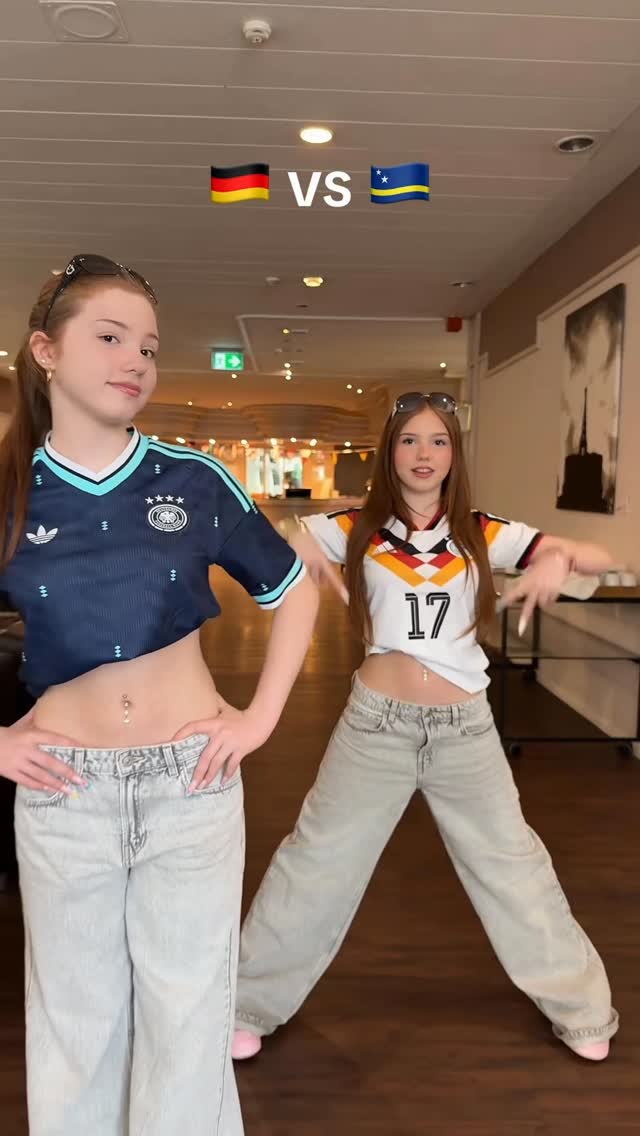 Wer gewinnt 🇩🇪oder🇨🇼⬇️

#twins #trendingreels #fun #fypシ #soccer