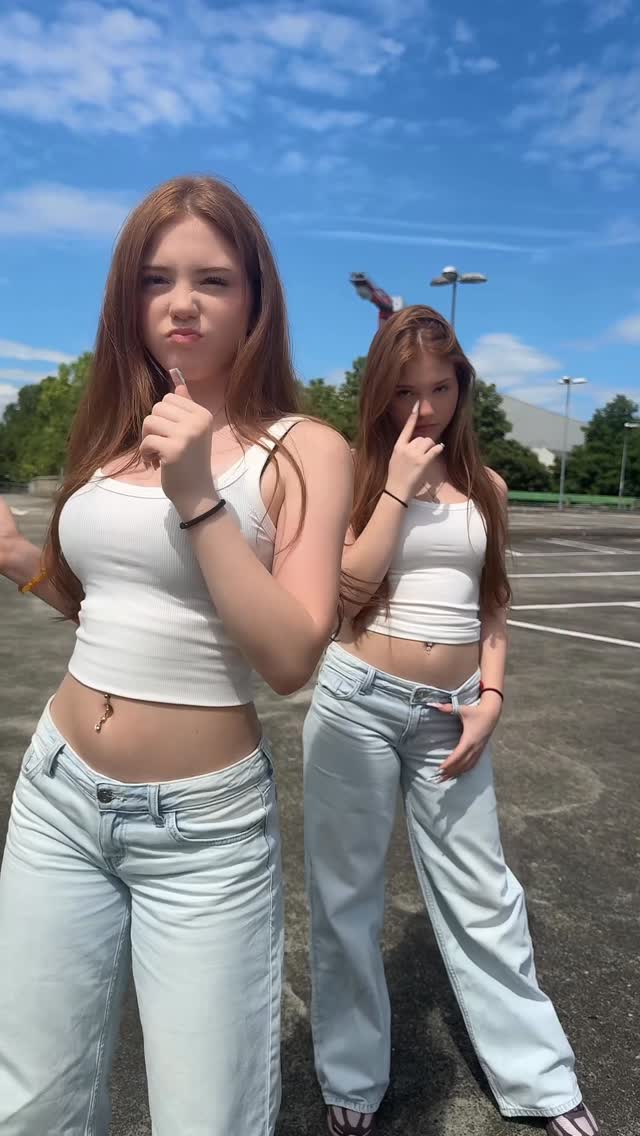 👀

#twins #dance #trend #fypシ #beautiful