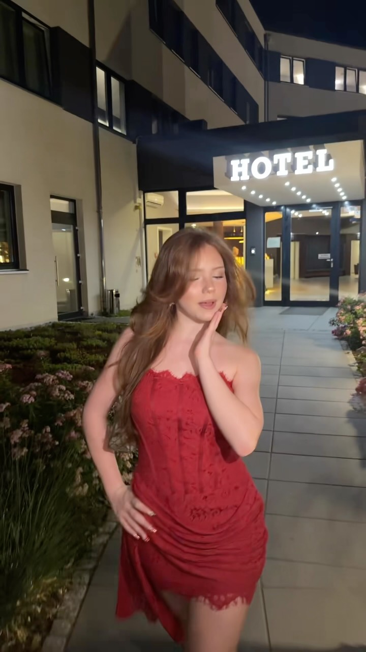 Es war so unglaublich heiß 🥵 
@ee_hotel_kassel 

#twins #fun #trendingreels #beautiful #summer