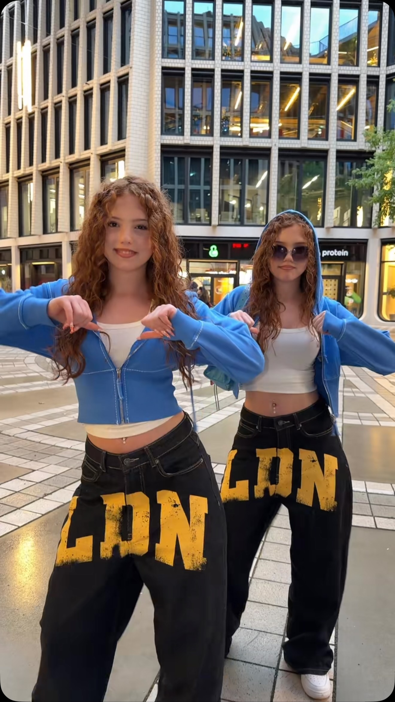 👩🏻‍🦰👩🏻‍🦰

#twins #fun #dance #beautiful #fypシ