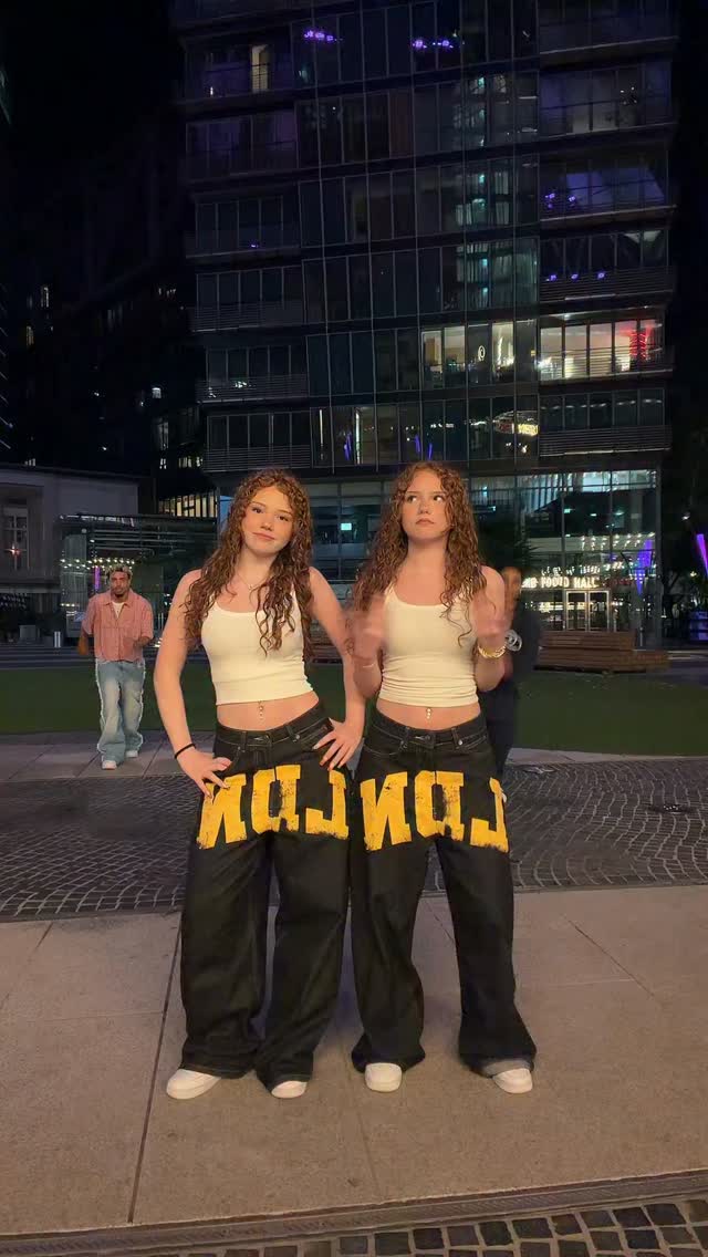 👀

#twins #trendingreels #fun #dance #beautiful