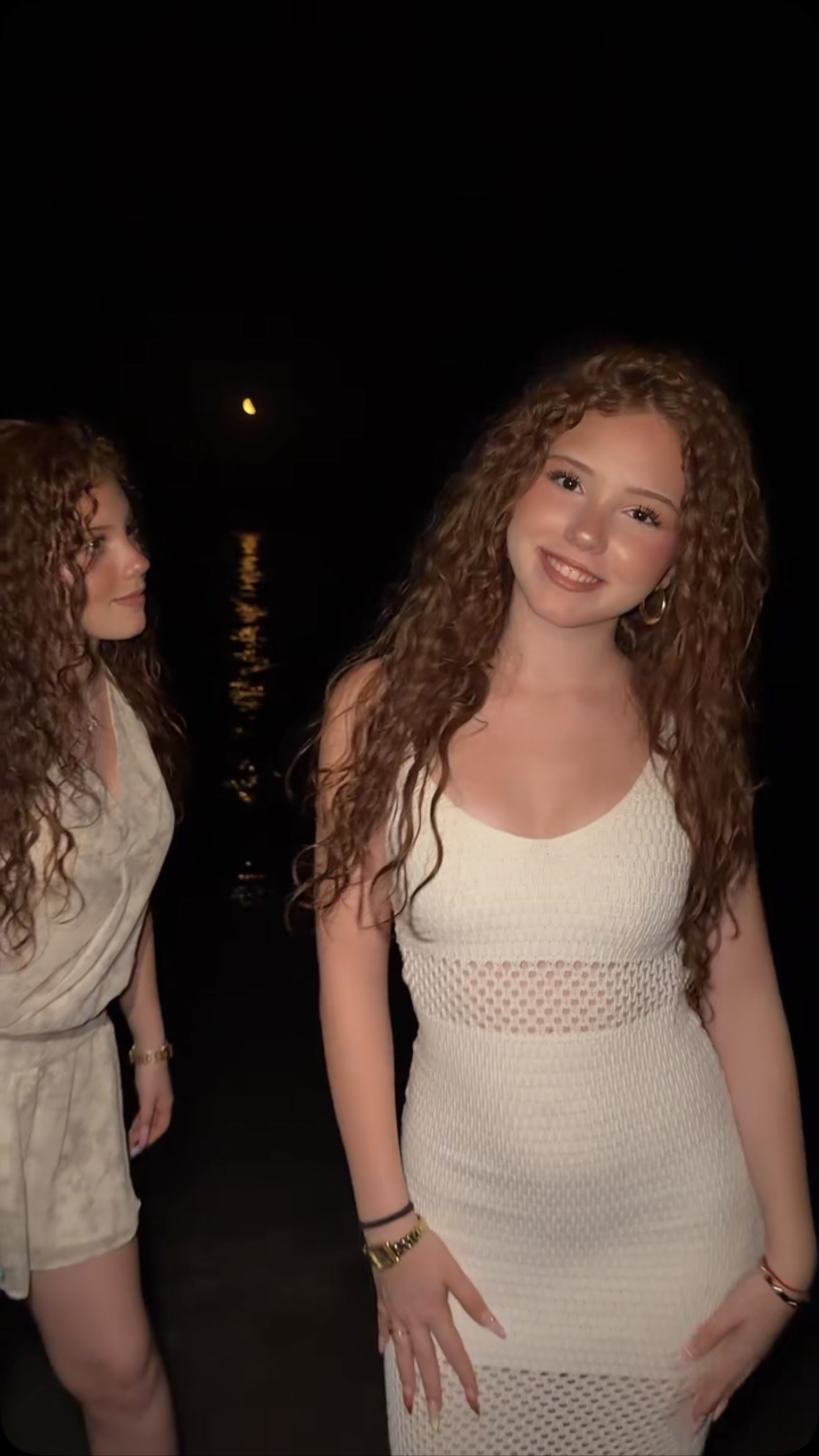Addicted to youuuu🫵🏻💕

#twins #trendingreels #fun #dance #beautiful