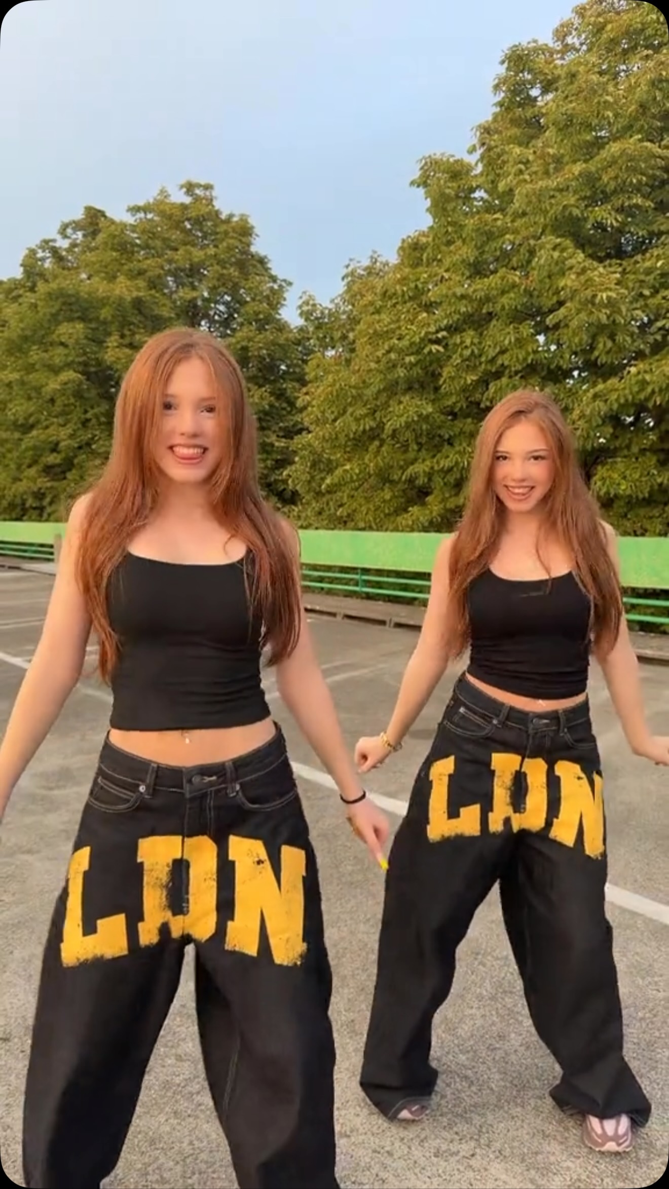 👩🏻‍🦰👩🏻‍🦰

#twins #trendingreels #dance #beautiful #fypシ