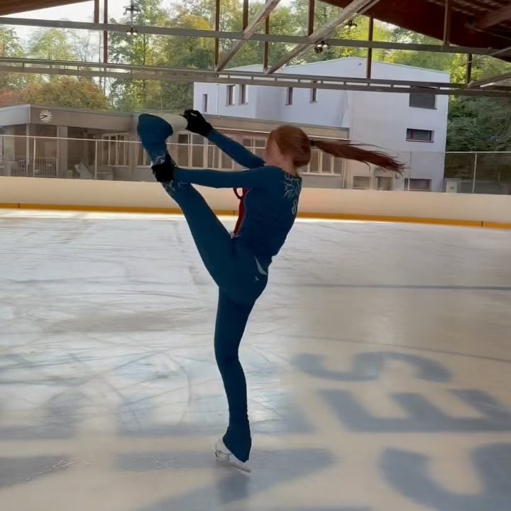First time on the ice after 5 months 🫣

#twins #trendingreels #beautiful #fun #iceskater