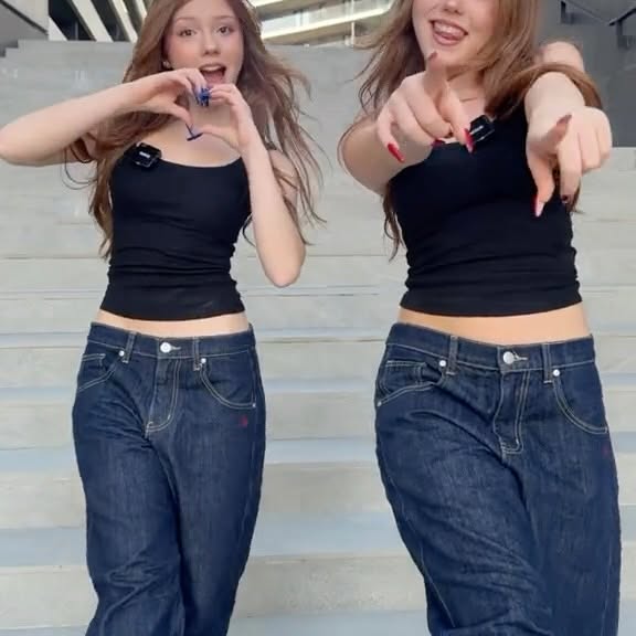 👩🏻‍🦰🫶🏻👩🏻‍🦰

#twins #trendingreels #fun #dance #beautiful